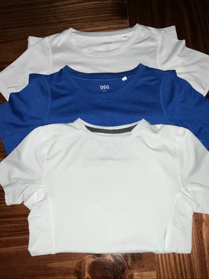 Lote de camisetas de rendimiento para niños talla XS y pequeñas Foto 1 de 4