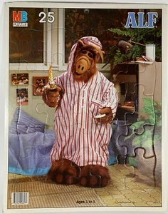 ALF in Night Shirt Pyjama 1987 Milton Bradley Frame Tray Puzzle VINTAGE 1987 - Bild 1 von 2