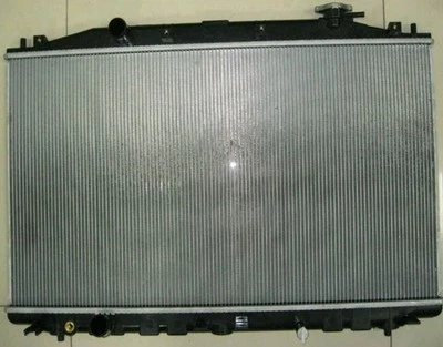 Conjunto de radiador TYC 13009 para Honda Accord 2,4 L L4 modelos 2011-2012 Foto 1 de 2