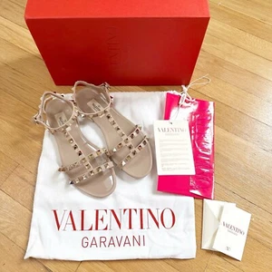 VALENTINO GARAVANI ROCKSTUD FLAT RUBBER SANDALS IN POUDRE - Picture 1 of 5