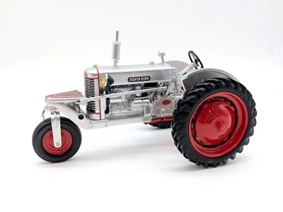 1/16 Silver King Model 41 3-Wheel Tractor With Continental Engine - Image 1 of 4