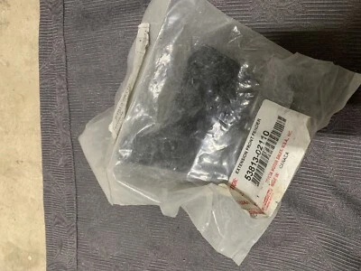 Extensión del panel del guardabarros delantero Toyota Corolla 2014-2017 OEM RH (pasajero) - NUEVO Foto 1 de 2