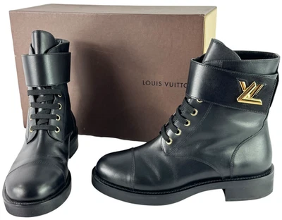 Botas para mujer LOUIS VUITTON Wonderland de cuero negro con logotipo LV 37,5 - 7,5 Foto 1 de 4