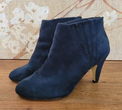 Botines para mujer Bella Vita de gamuza azul, talla 8,5 WW Foto 1 de 4