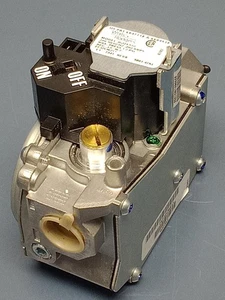 White Rodgers EF32CW211 Carrier Bryant Payne Furnace Gas Valve Single Stage 24V - Picture 1 of 8