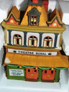 NEU DEPT 56 Dickens Village beleuchtetes Theater Royal Box & Licht #5584-0 - Bild 1 von 5