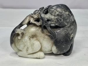 Seltene chinesische Qing-Dynastie schwarz-weiße Jade Fabeltier Drache Pferd - Bild 1 von 12