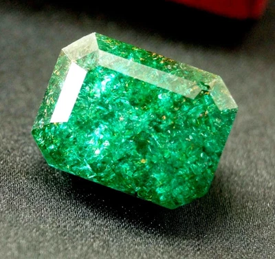 Natural Colombian Emerald Emerald Cut 100 Ct Certified Green Loose Gemstone - Image 1 of 4