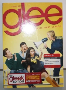 Glee: Die komplette erste Staffel (DVD, 2010, 7-Disc Set) - Bild 1 von 4