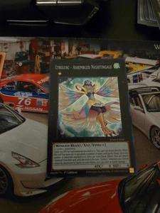 Yu-Gi-Oh! Lyrilusc - Zusammengebaute Nachtigall (SupR) RA04-DE069 Vierteljahrhundert Sta - Bild 1 von 3