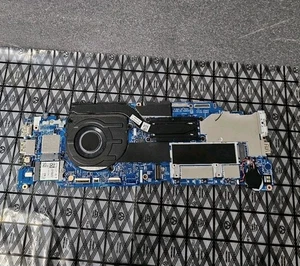 Płyta główna laptopa DELL LATITUDE 5330 2-W-1, Intel i5-1235U, 8GB, radiator, wentylator - Zdjęcie 1 z 8