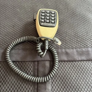 Motorola HMN1037B handheld microphone - Picture 1 of 5