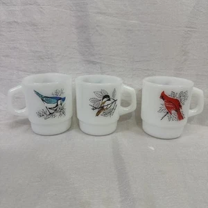 Fire King Anchor Hocking Milk Glass Bird Mugs Lot of 3 Cardinal Chick Blue Jay - Bild 1 von 9