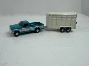 Ertl Farm Country Ford F-250 4x4 Pickup Truck with Horse Livestock Trailer - Picture 1 of 10