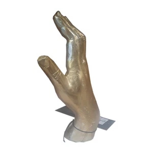 Objeto decorativo bronce mano dorado 22cm - Imagen 1 de 2