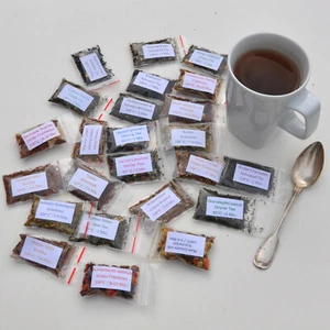 frischer loser Tee je 1 Tasse - verschiedene Sorten Teegeschenk Adventskalender - Bild 1 von 7