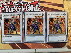 Gaia Knight, the Force of Earth (3x) 5DS1-EN042 Super Rare 1st LP Edison Yugioh - Bild 1 von 2