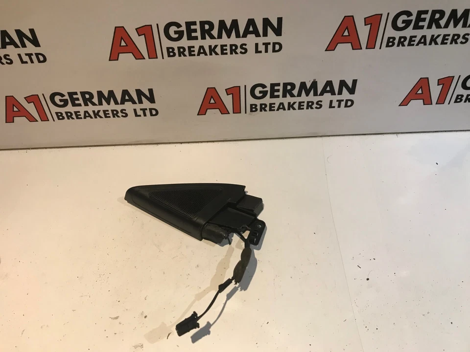 GENUINE 12-16 VW BEETLE 5C COUPE PASSENGER FRONT SPEAKER TWEETER COVER TRIM - Image 1 of 1