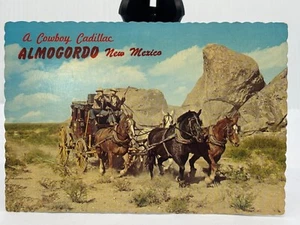 Postal fotocromática sin usar A COWBOY CADILLAC Almogordo Nuevo México borde de vieira - Imagen 1 de 9