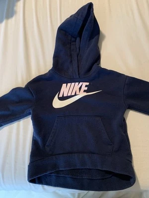 Sudadera pulóver con capucha para niñas Nike talla 6, azul marino con logotipo rosa y blanco Foto 1 de 4