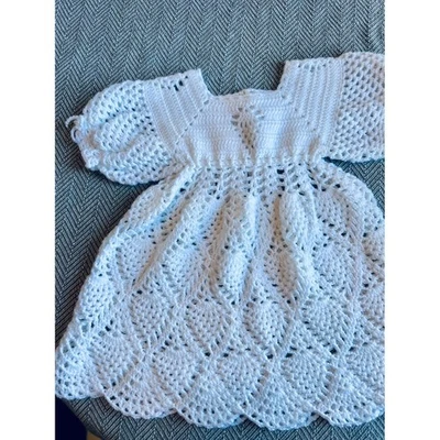 Vestido de ganchillo vintage blanco manga abullonada bebé niña tejido a mano Foto 1 de 4