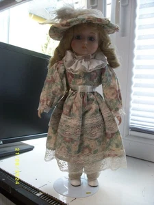 Puppe - Vitrinenstück - Bild 1 von 1