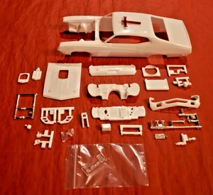 Revell 1970 Ford Torino Cobra Body Parts 1/25 - Picture 1 of 3