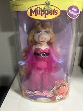 2006 The Muppets Miss Piggy porcelain doll brass key