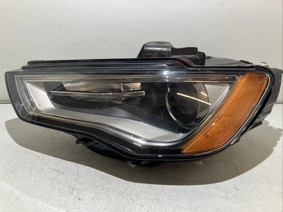Faro xenón lateral izquierdo conductor Audi A3 S3 2014 2015 2016 OEM 1057 Foto 1 de 4
