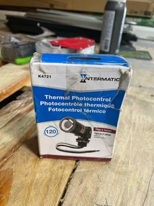 Dusk to Dawn Light Control Stem and Swivel Mount Thermal Photocontrol - Picture 1 of 9