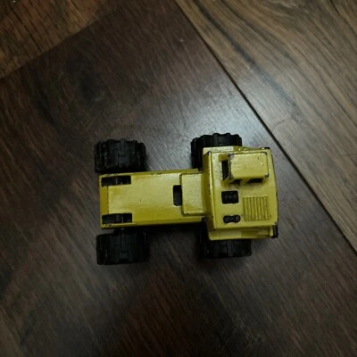 Tractor modelo fundido a presión Hasbro Tonka 2003 escala 1:64 #B11 Foto 1 de 2