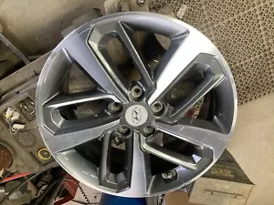 2018 2019 2020 2021 Hyundai Kona Rim Wheel 18x7-1/2 Alloy 5 Spoke Aluminum - Picture 1 of 15