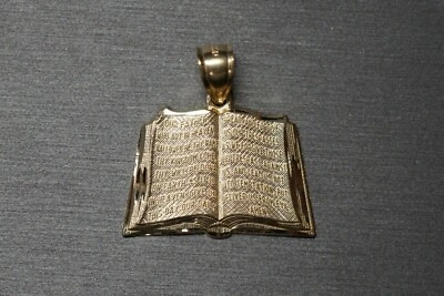 Colgante con dije de la Santa Biblia de oro amarillo macizo de 10K de 1". Hombres Mujeres Niños Foto 1 de 4