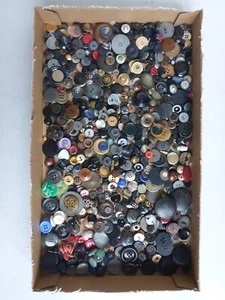 Konvolut Sammlung viele alte Knöpfe alter Knopf insgesamt ca. 846 g - Bild 1 von 8