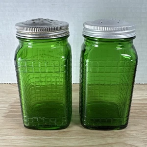 Vintage Owens Illinois Green Depression Glass Waffle Pattern Salt Pepper Shakers - Picture 1 of 8