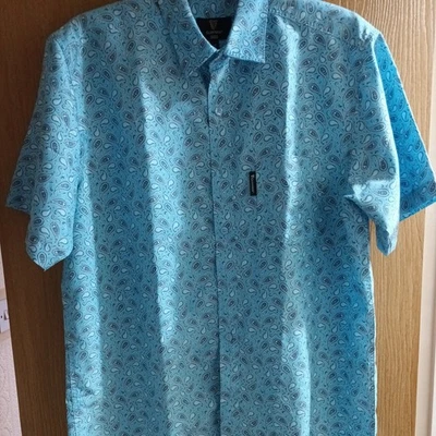 Guinness Mens Size Med colourful Multi Paisley Short Sleeve Shirt polyester Vgc - Image 1 of 4