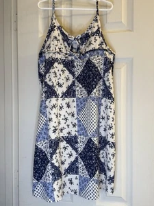 Vestido Zara Niñas Talla 11-12 Azul Blanco Estampado Floral Patchwork, Usado en Excelente Condición - Imagen 1 de 2