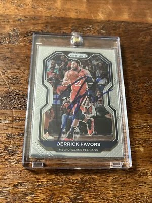 Tarjeta Prizm firmada por Derrick Favors Psa ADN certificado de autenticidad autografiada Pelicans Foto 1 de 4