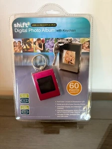 Digital Photo Album Key Chain - Picture 1 of 2