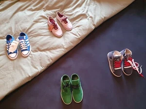 LOTTO - NUOVO - Scarpe bambino - 4 paia - numero 33-34 - ADIDAS CANGURO BLOCCO31 - Foto 1 di 5