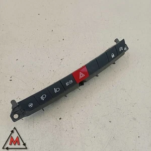 Pulsante emergenza 4 frecce 7356509060 per FIAT 500L 2017-2022 usato (106780) - Picture 1 of 7