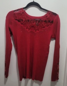 MUJER OLIVA. O SUÉTER DE PUNTO ROJO CON HERMOSOS APLIQUES Y PEDRERÍA TALLA S - Imagen 1 de 5