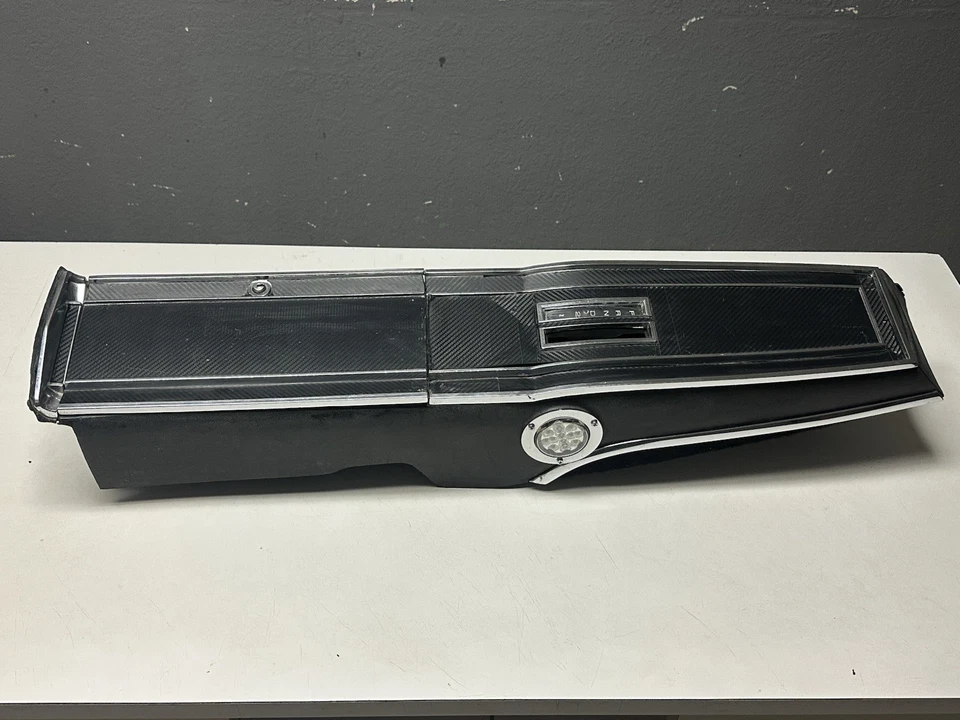 Dodge Charger Road Runner 1967-68 consola automática  Foto 1 de 4