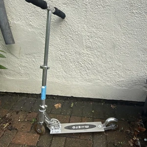 Micro Sprite Scooter - Silber - Bild 1 von 4