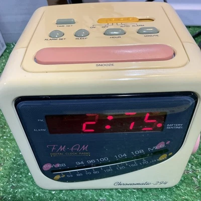 VNTG Radio Shack 12-1594 Chronomatic 294 ANALOG 90sAM/FM Radio Alarm-Clock Works - Image 1 of 4
