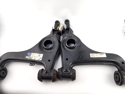 Par de brazos de control delanteros inferiores Mercedes Benz W210 1996-2002 W210 E320 E420 E55 L+R Foto 1 de 4