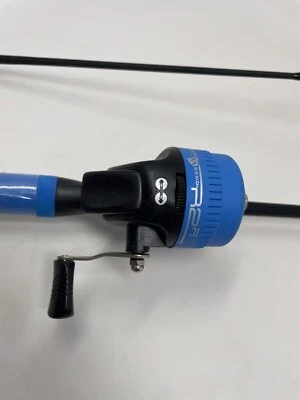 South Bend R2F Performance Series R2F4-JABT-SC Telescopic Rod And Reel - Image 1 of 4