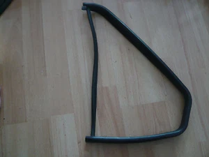 Dichtung für Türscheibe (feststehend) rechts VW Golf 1+Jetta1-4Türer Hinten NOS - Picture 1 of 1