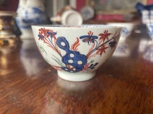 18. Jahrhundert Lowestoft Soft Paste Imari polychrome handbemalte Teeschale - Bild 1 von 7