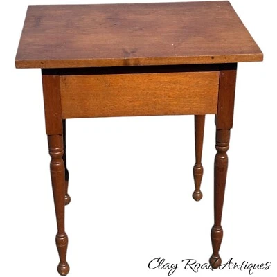 Antigua mesa de trabajo rural Sheraton mesita de noche nogal macizo 1830 Foto 1 de 4